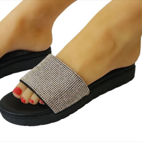 Wild Pair Safirah Slide Flat Sandals Size 6M - Picture 1 of 11